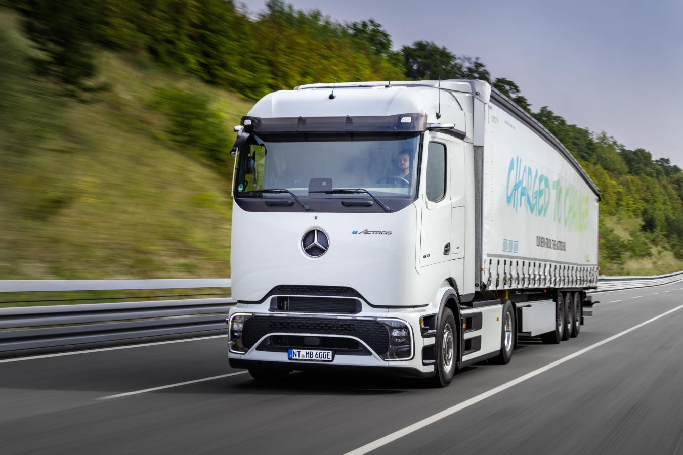 Mercedes-Benz Trucks schickt eActros 600 auf größte Erprobungsfahrt der Unternehmensgeschichte