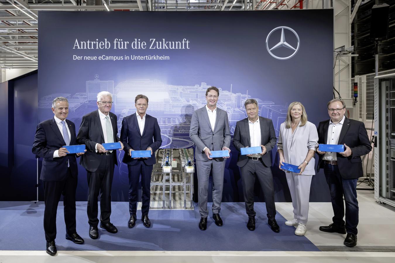 Batterietechnologien der Zukunft: Mercedes-Benz eCampus am Stammsitz Stuttgart-Untertürkheim eröffnet