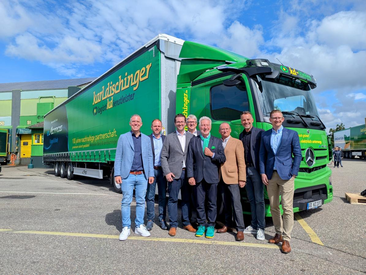 Alles im Zeichen der 100: 100 Jahre Mercedes-Benz Lkw bei karldischinger logistikdienstleister – Letter of Intent über 100 Null-Emissions-Lkw unterzeichnet