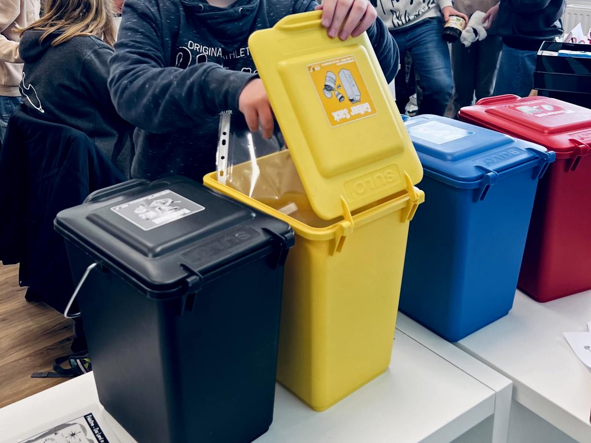 „Mülltrennung macht Schule“: