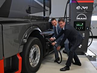 E.ON und MAN bauen öffentliches Ladenetz für Elektro-Lkw in Europa auf - Image
