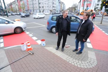 Mehr Sicherheit durch Sichtbarkeit: Roteinfärbung von Radfahrfurten im Testfeld Lastring - Image