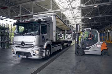 Mercedes-Benz Group AG elektrifiziert ihre Logistik zwischen Bad Cannstatt und Sindelfingen mit dem eActros - Image