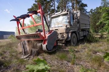 Profis im Forst: Neun Mercedes‑Benz Unimog zeigen ihr Können auf der KWF-Tagung in Schwarzenborn