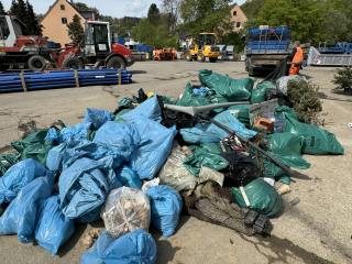 1.500 Freiwillige sammeln wilden Müll in Rösrath - Image